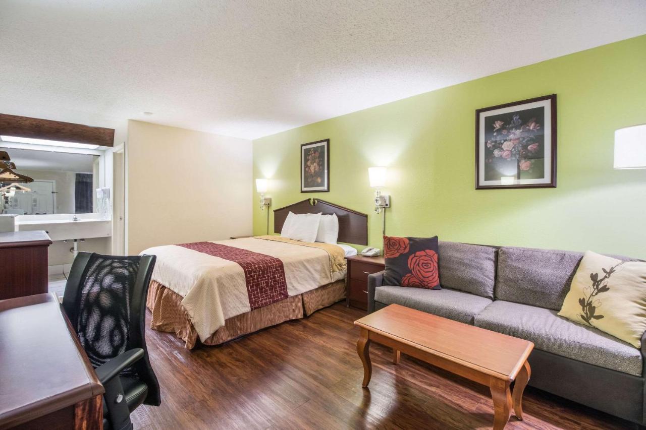 Rodeway Inn Bolivar Bagian luar foto