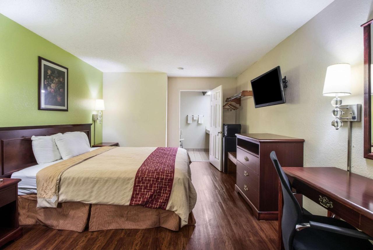 Rodeway Inn Bolivar Bagian luar foto