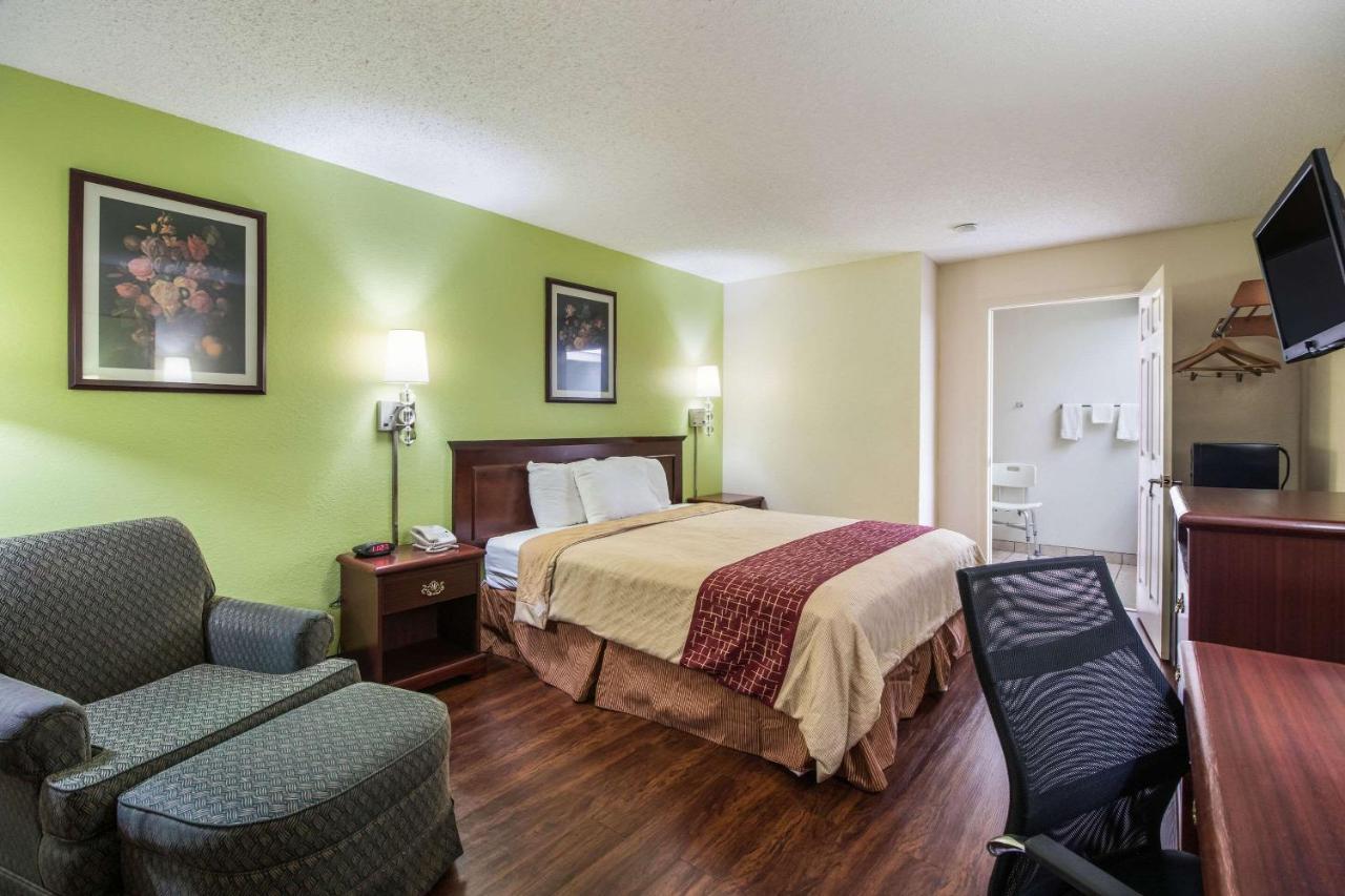 Rodeway Inn Bolivar Bagian luar foto