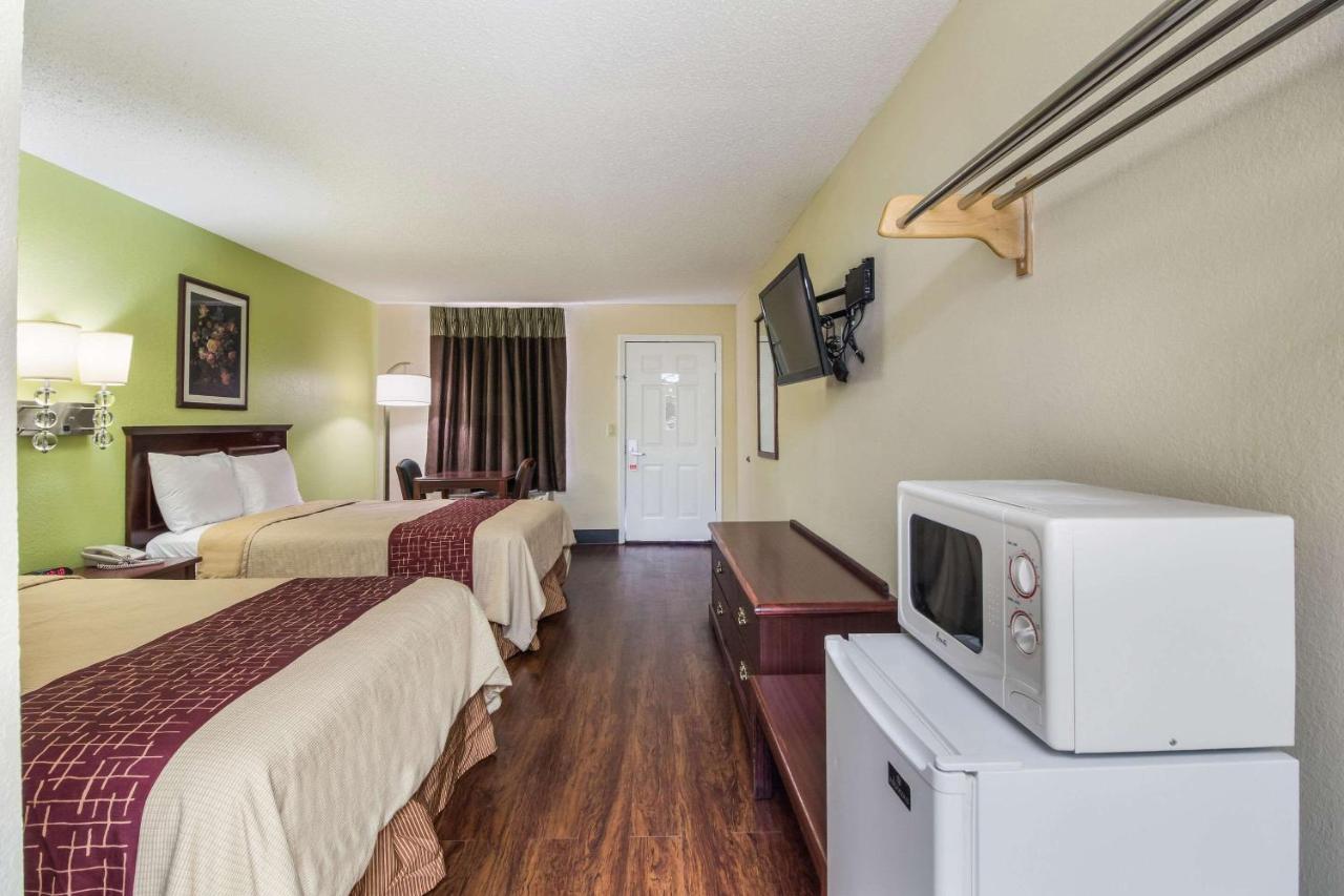 Rodeway Inn Bolivar Bagian luar foto